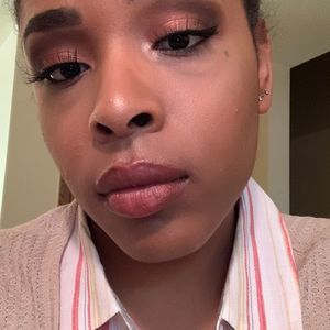 Meet your Posher, Danaya